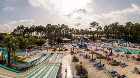 Piscines et toboggans du camping Les Dunes de Contis