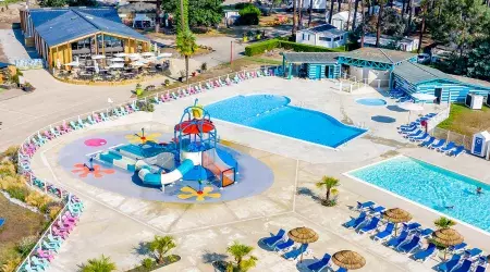 Vue aérienne piscines du camping Les Dunes de Contis